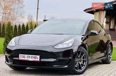 Седан Tesla Model 3 2022 в Стрые