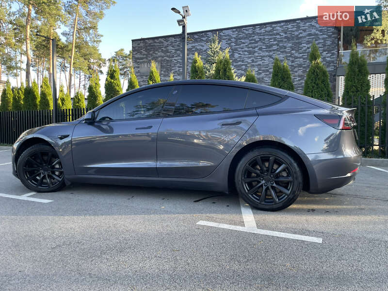 Седан Tesla Model 3 2021 в Киеве фото 3 Седан Tesla Model 3 2021 в Киеве
