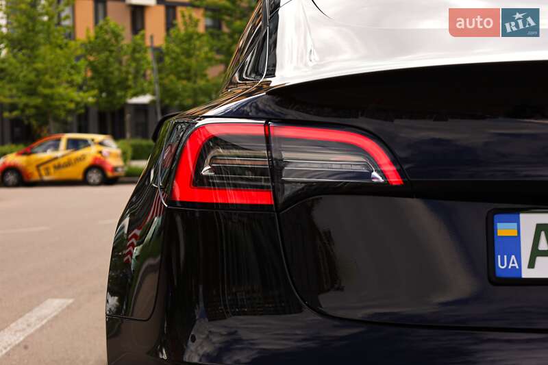 Седан Tesla Model 3 2023 в Киеве фото 15 Седан Tesla Model 3 2023 в Киеве