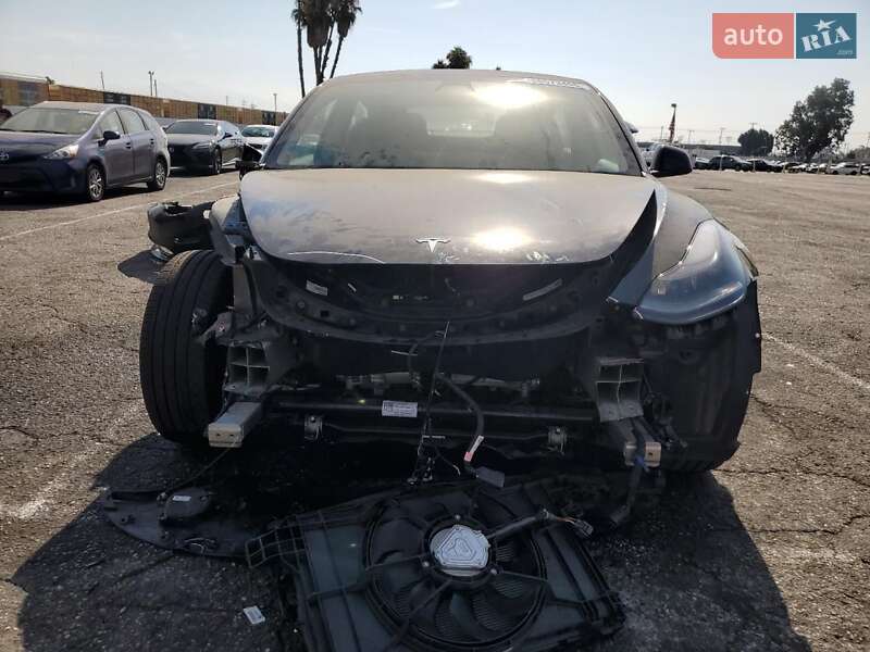 Седан Tesla Model 3 2021 в Луцке