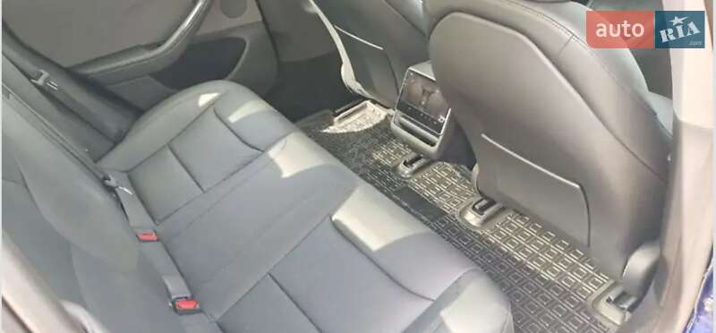 Седан Tesla Model 3 2024 в Києві