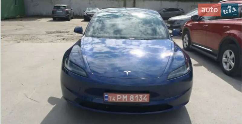 Седан Tesla Model 3 2024 в Києві