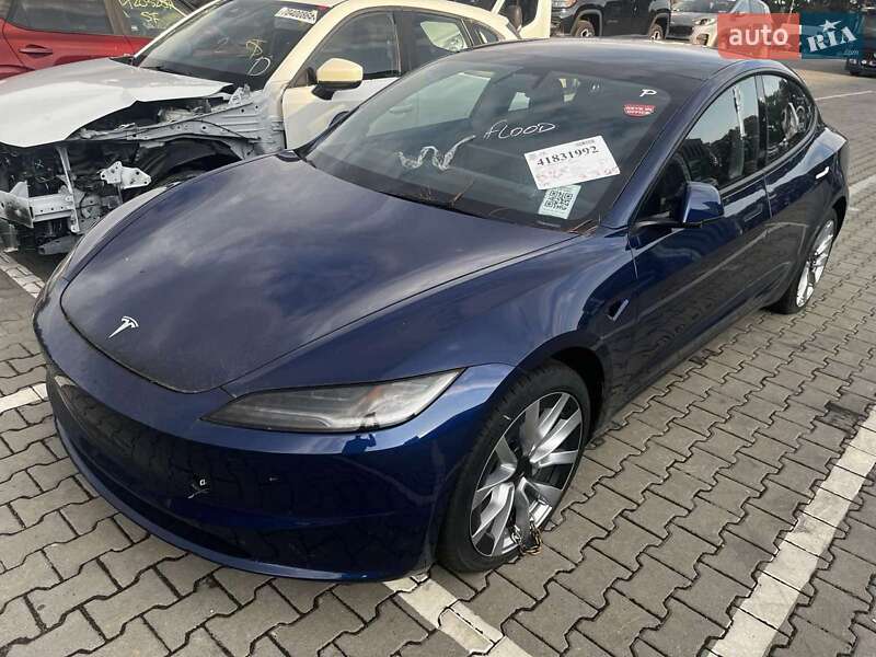 Седан Tesla Model 3 2024 в Києві