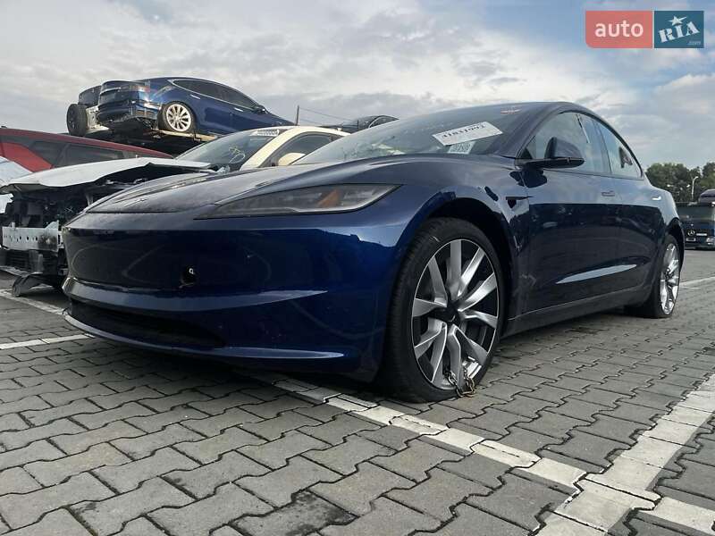 Седан Tesla Model 3 2024 в Києві