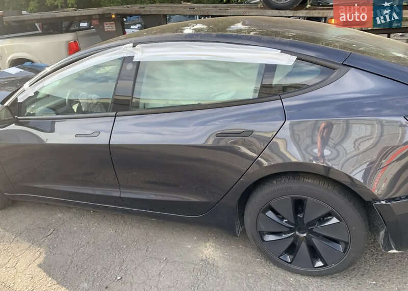 Седан Tesla Model 3 2024 в Киеве