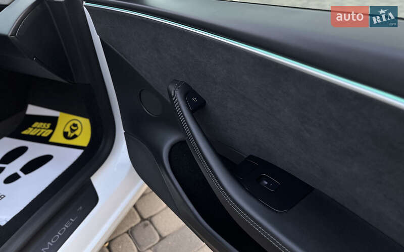 Седан Tesla Model 3 2024 в Мукачевому фото 23 Седан Tesla Model 3 2024 в Мукачевому