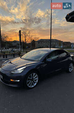 Седан Tesla Model 3 2020 в Харькове