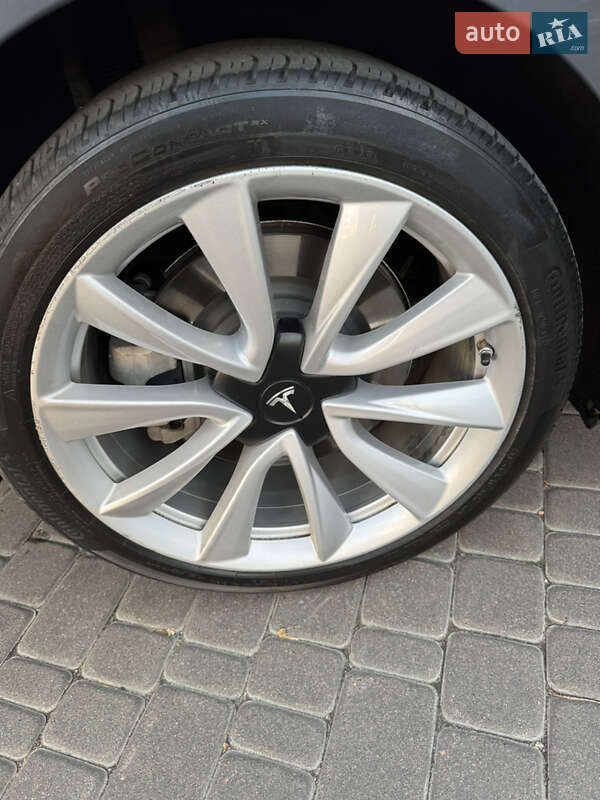 Седан Tesla Model 3 2020 в Харкові