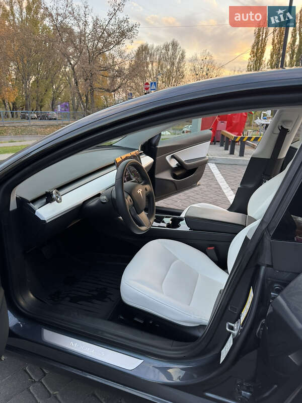 Седан Tesla Model 3 2020 в Харкові