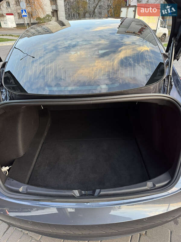 Седан Tesla Model 3 2020 в Харкові