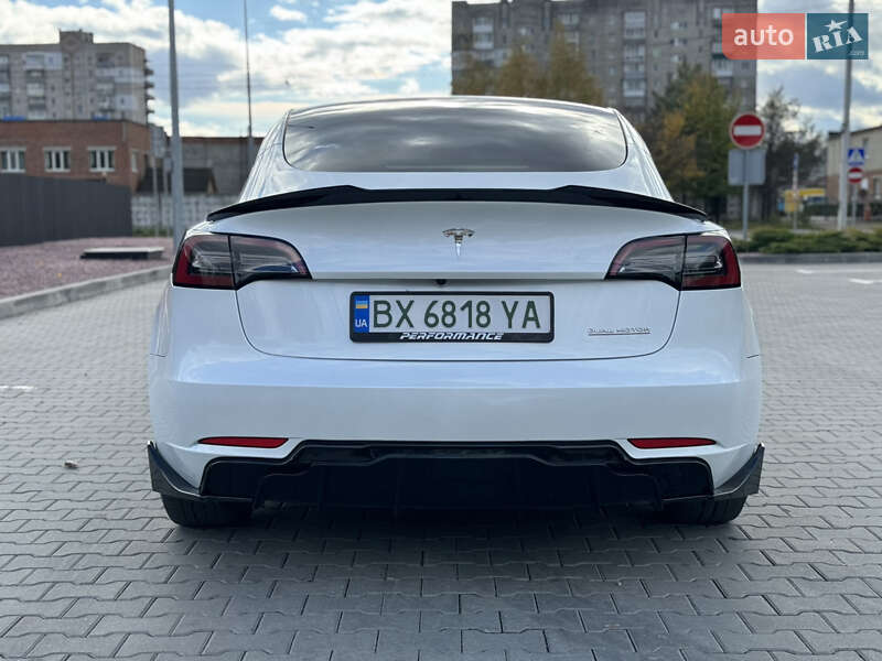 Седан Tesla Model 3 2023 в Хмельницком
