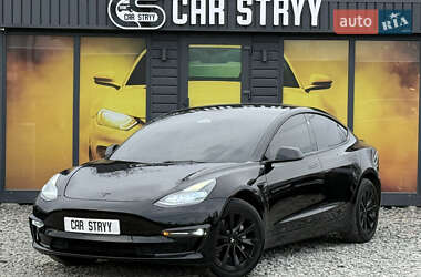 Седан Tesla Model 3 2022 в Стрые