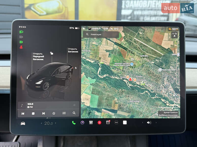 Седан Tesla Model 3 2022 в Стрию