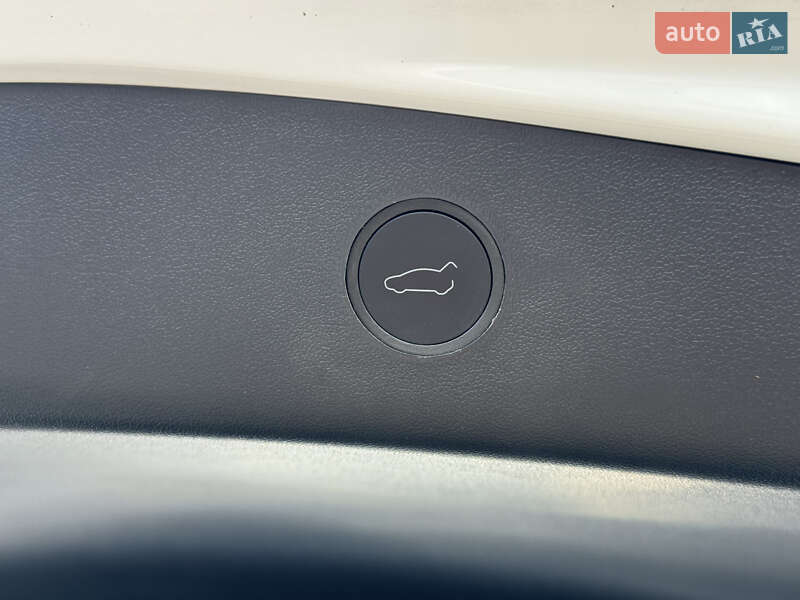 Седан Tesla Model 3 2023 в Хмельницком