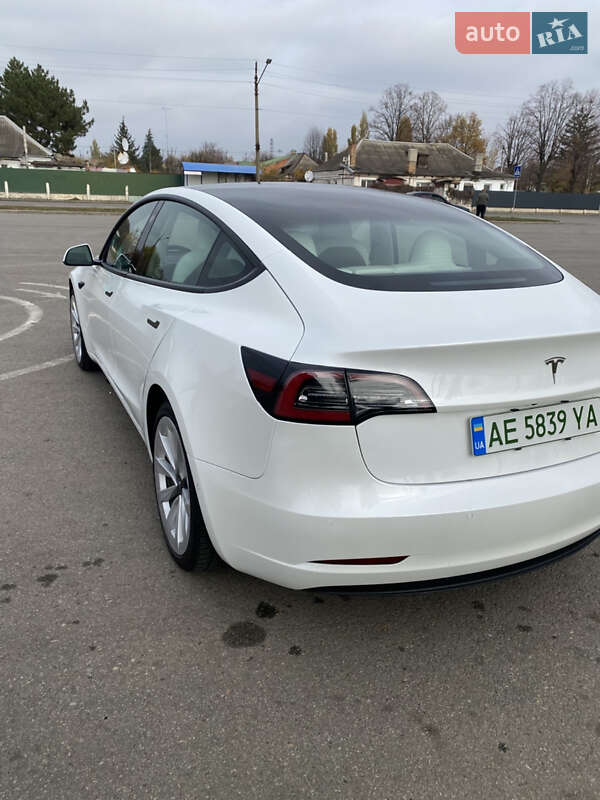 Седан Tesla Model 3 2021 в Покрові
