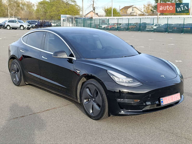 Седан Tesla Model 3 2019 в Києві