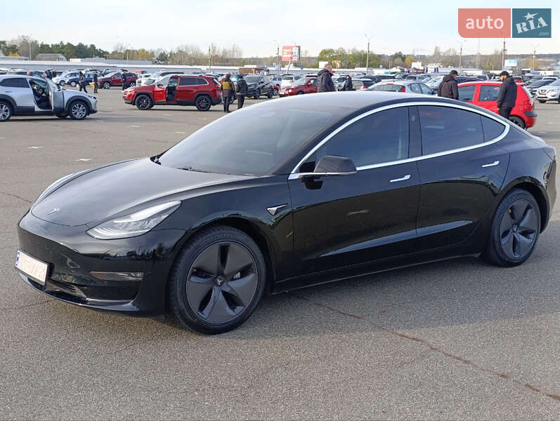 Седан Tesla Model 3 2019 в Києві