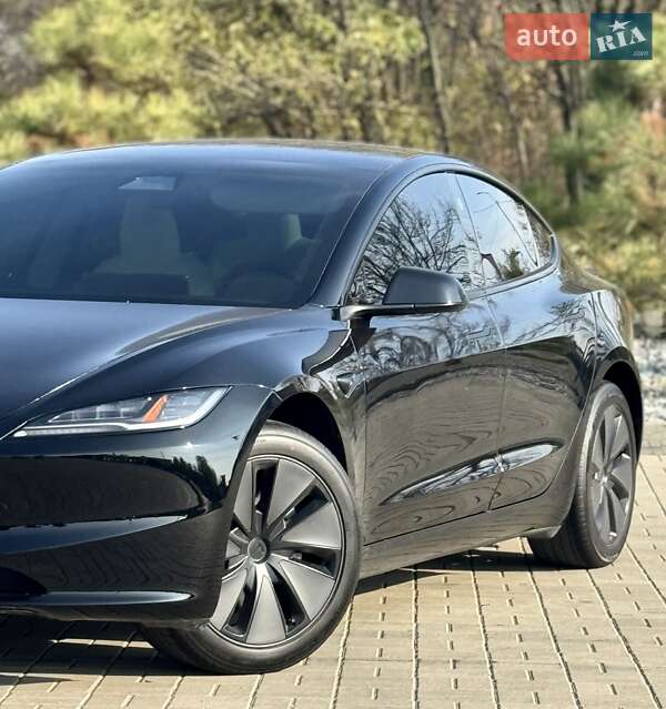 Седан Tesla Model 3 2024 в Днепре