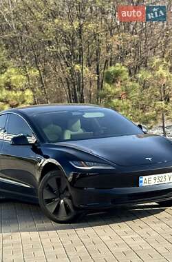 Седан Tesla Model 3 2024 в Днепре