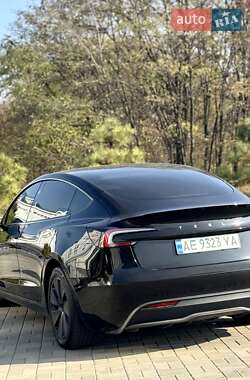 Седан Tesla Model 3 2024 в Днепре