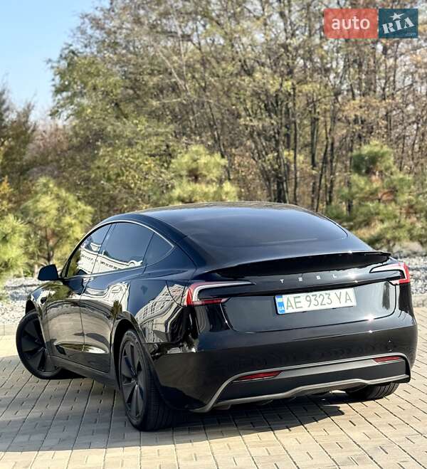 Седан Tesla Model 3 2024 в Днепре