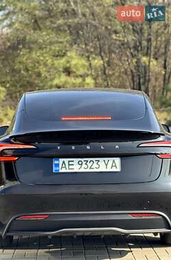 Седан Tesla Model 3 2024 в Днепре