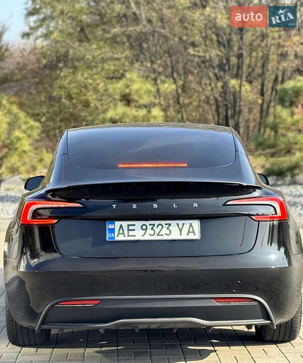 Седан Tesla Model 3 2024 в Днепре