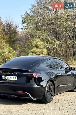 Седан Tesla Model 3 2024 в Днепре