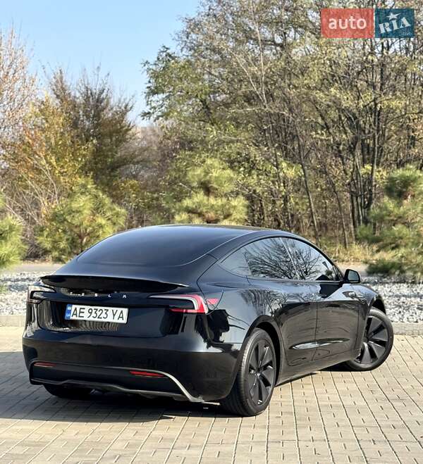 Седан Tesla Model 3 2024 в Днепре