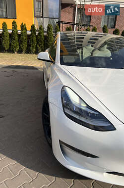 Седан Tesla Model 3 2019 в Буче