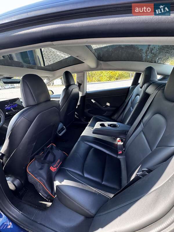 Седан Tesla Model 3 2022 в Запорожье
