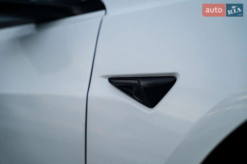 Седан Tesla Model 3 2023 в Чернівцях фото 13 Седан Tesla Model 3 2023 в Чернівцях