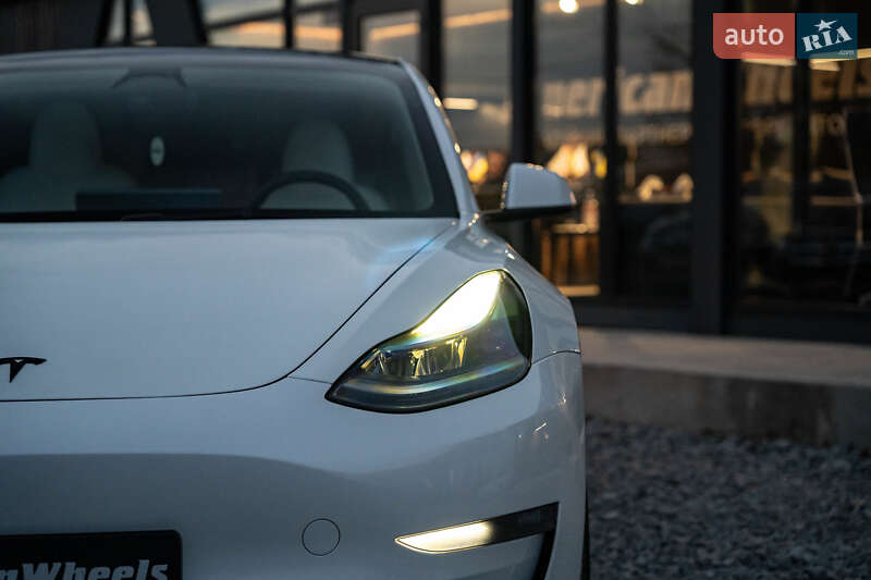 Седан Tesla Model 3 2023 в Чернівцях фото 15 Седан Tesla Model 3 2023 в Чернівцях