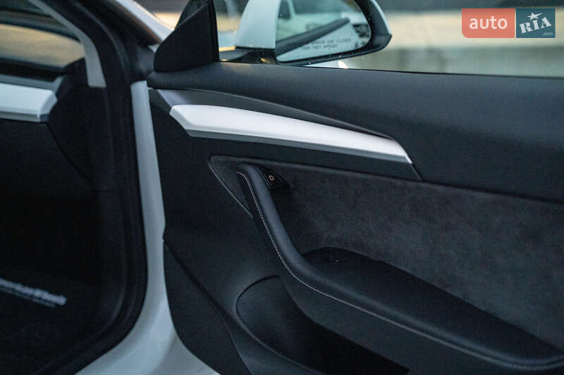 Седан Tesla Model 3 2023 в Чернівцях фото 35 Седан Tesla Model 3 2023 в Чернівцях