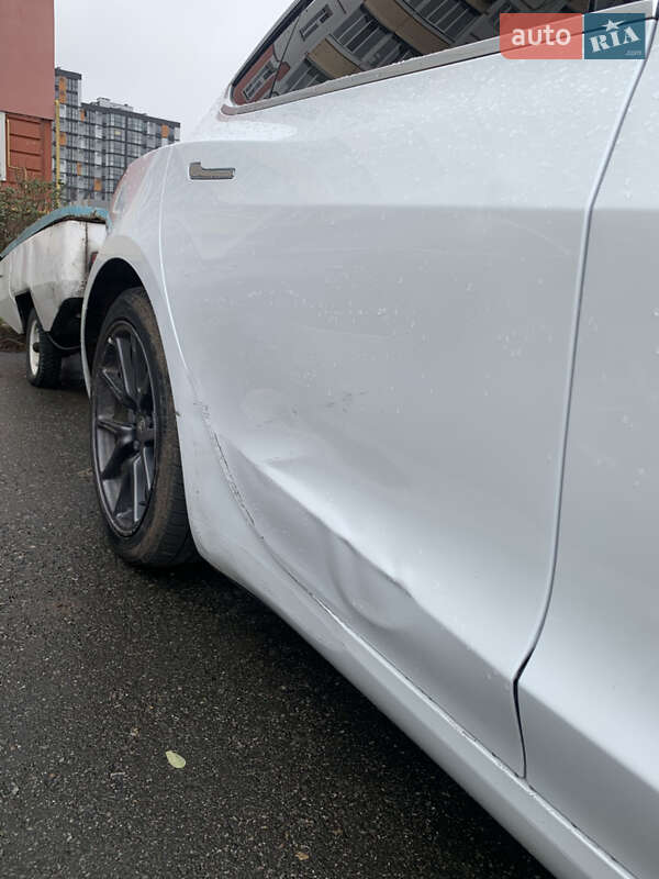 Седан Tesla Model 3 2018 в Києві фото 33 Седан Tesla Model 3 2018 в Києві