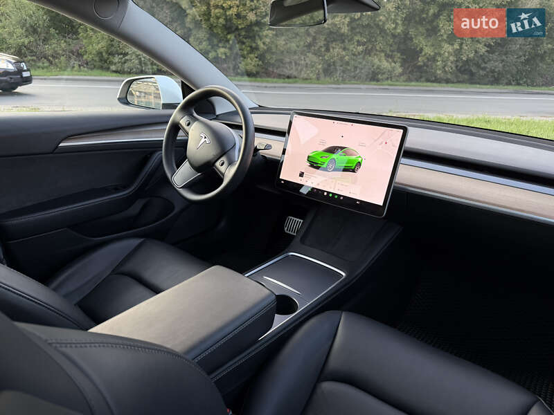 Седан Tesla Model 3 2022 в Луцьку