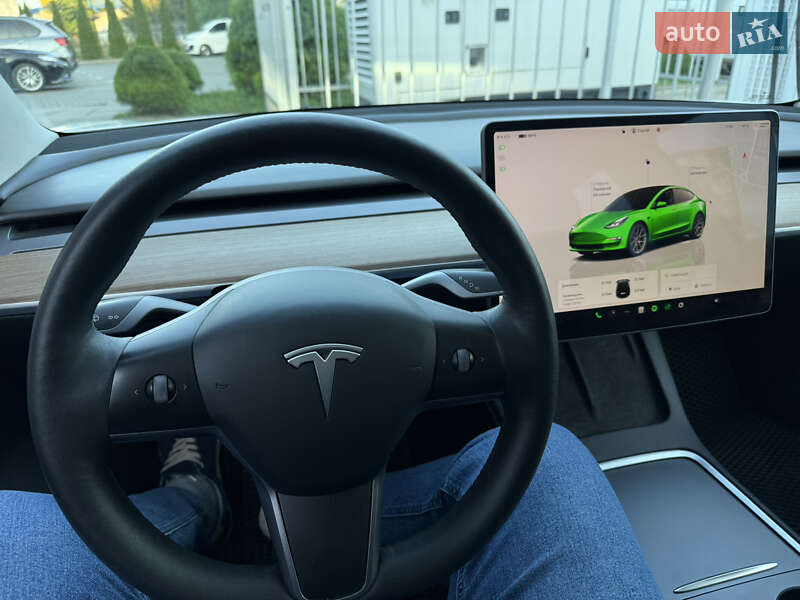 Седан Tesla Model 3 2022 в Луцьку
