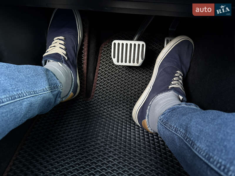 Седан Tesla Model 3 2022 в Луцьку