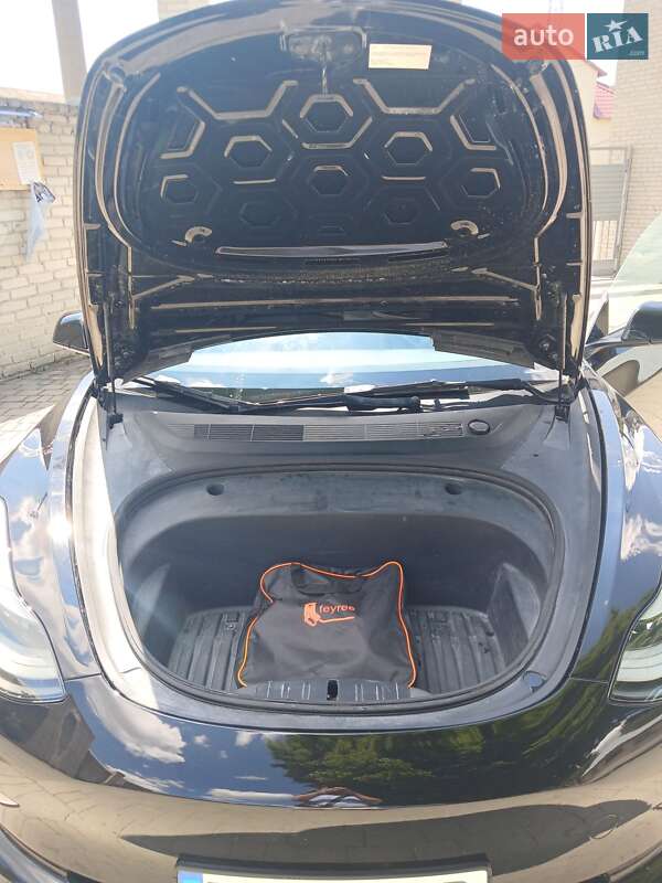 Седан Tesla Model 3 2022 в Львове фото 7 Седан Tesla Model 3 2022 в Львове