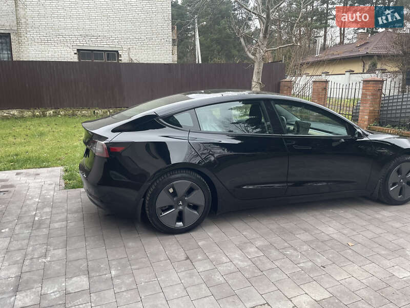 Седан Tesla Model 3 2021 в Львове