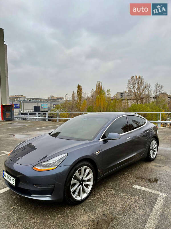 Седан Tesla Model 3 2019 в Киеве