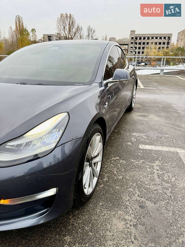 Седан Tesla Model 3 2019 в Киеве
