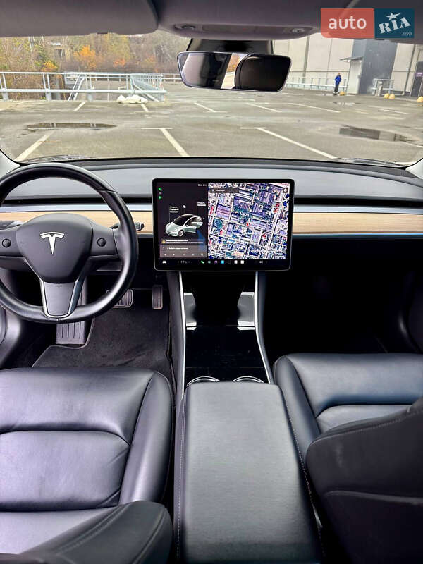 Седан Tesla Model 3 2019 в Киеве