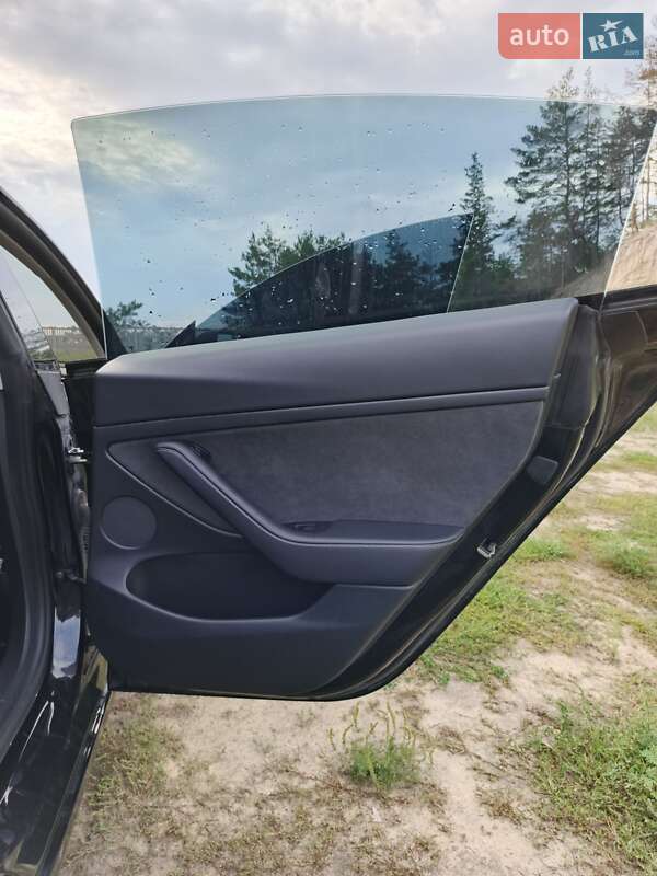 Седан Tesla Model 3 2021 в Борисполі
