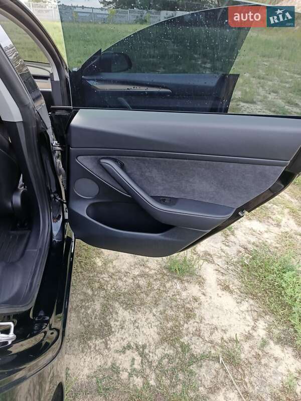 Седан Tesla Model 3 2021 в Борисполі
