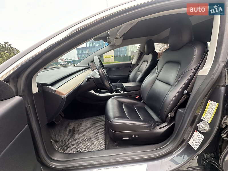 Седан Tesla Model 3 2018 в Киеве