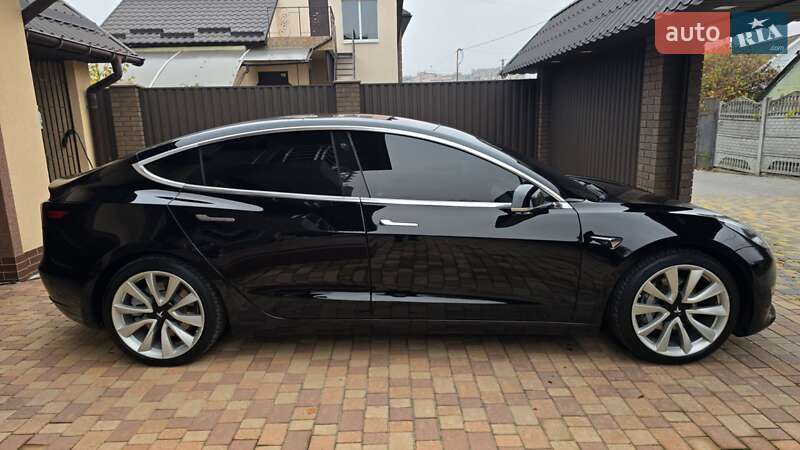Седан Tesla Model 3 2018 в Запоріжжі