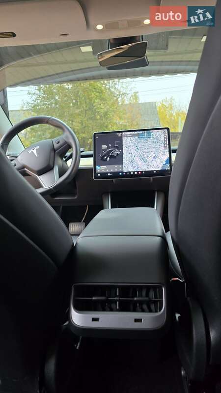 Седан Tesla Model 3 2018 в Запоріжжі