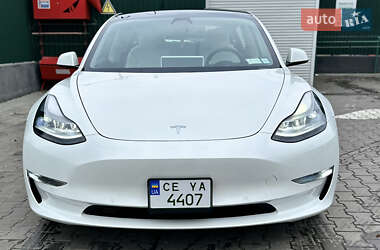 Седан Tesla Model 3 2021 в Чернівцях