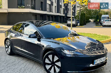 Седан Tesla Model 3 2024 в Києві
